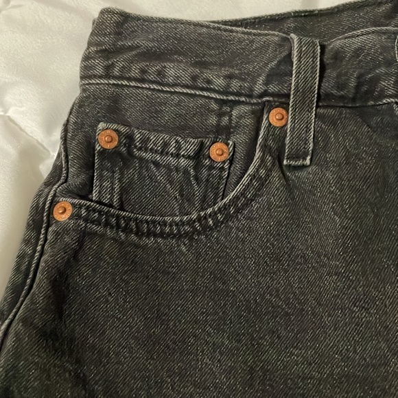 Levi’s shorts with cut hem - Picture 3 of 8